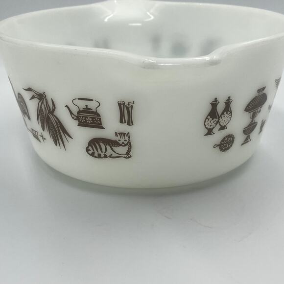 Pyrex Vintage 1.5 Qt Early American Casserole Dish Serveware 1960s 1970s - Picture 3 of 5